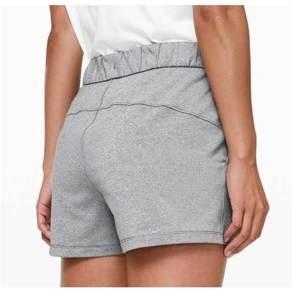 Lululemon On The Fly Mid Rise Short 2.5” Women’s Size 10 Heathered Slate Gray - Picture 3 of 12